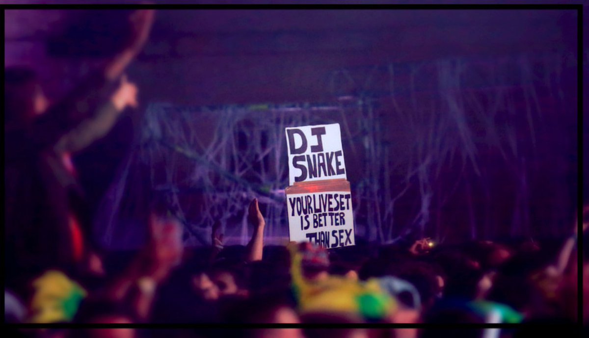SummerSoundFR's tweet photo. Happy Birthday @djsnake
Your liveset was better than...π
#bestcomplimentever #ssf2016 #wasonfire #SSF2017iscoming https://t.co/sSa5HLQCRZ