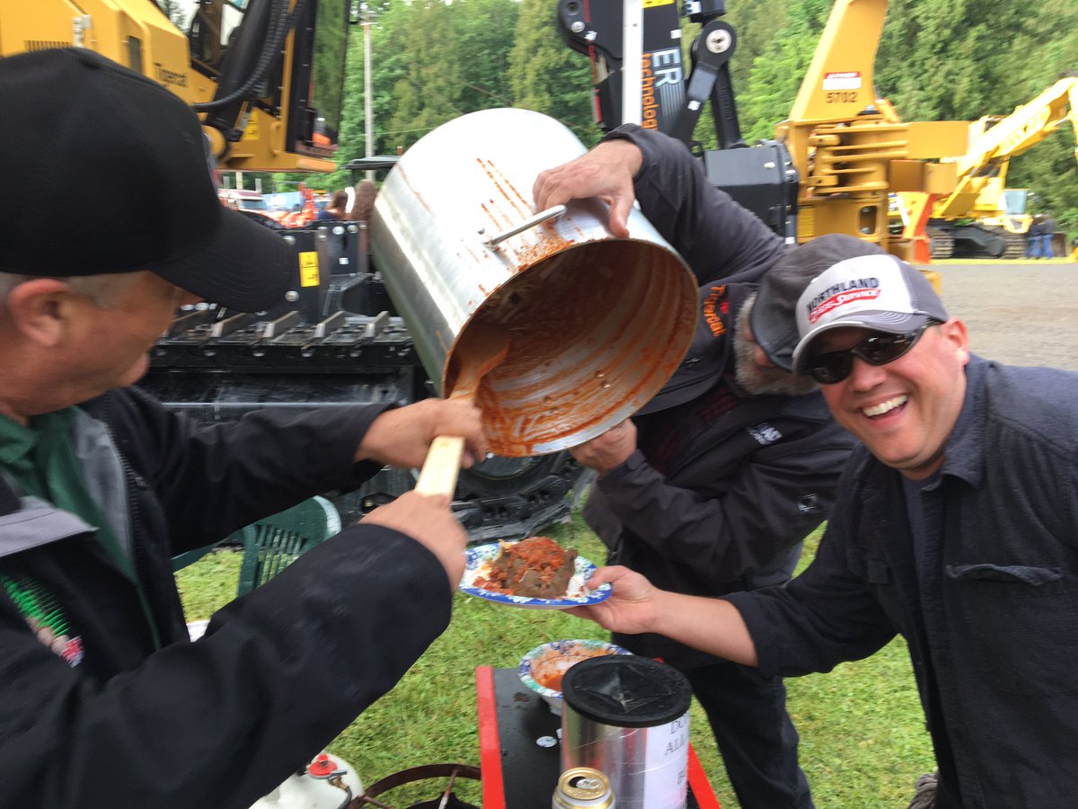 Triad_Machinery's tweet photo. The chili was a hit again! #DemingLoggingShow https://t.co/8xugJheWO8