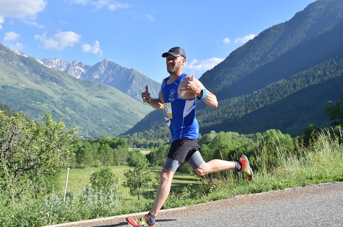 Raidnapoleon's tweet photo. Lundi 12 juin : les premiers cols sont gravit ! L'aventure @Raidnapoleon #TrophéeSportsAkileïne continue...  https://t.co/uVleRiY3hy https://t.co/xmS279FVuz