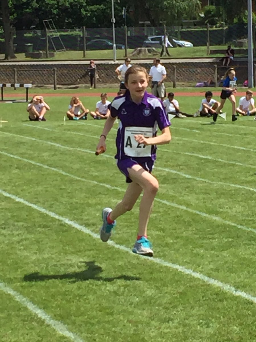 StMichaelEastPE's tweet photo. Athletics competition @BracknellSSP @stmicheast https://t.co/zQTfzz8k3T