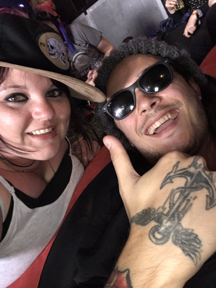 Wee_Lyn's tweet photo. Hat stealing @DownloadFest #Dl2017 🤘😝 https://t.co/epig4VUjrW