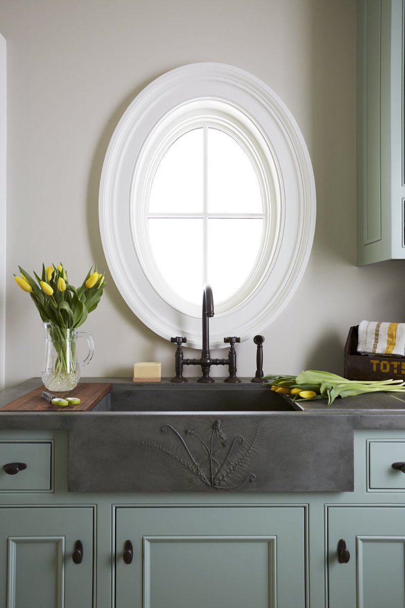 HomeAdvisor's tweet photo. Stop garbage disposal odor. All you need is lemon + water to be odor-free. Here's the hack: https://t.co/zw3rVynrWA https://t.co/vpWIBj4Ids