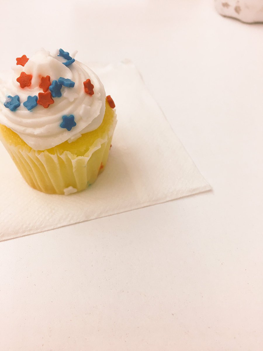 marlointerns's tweet image. kicking off cupcake lovers day right! #goodmorning😍😍