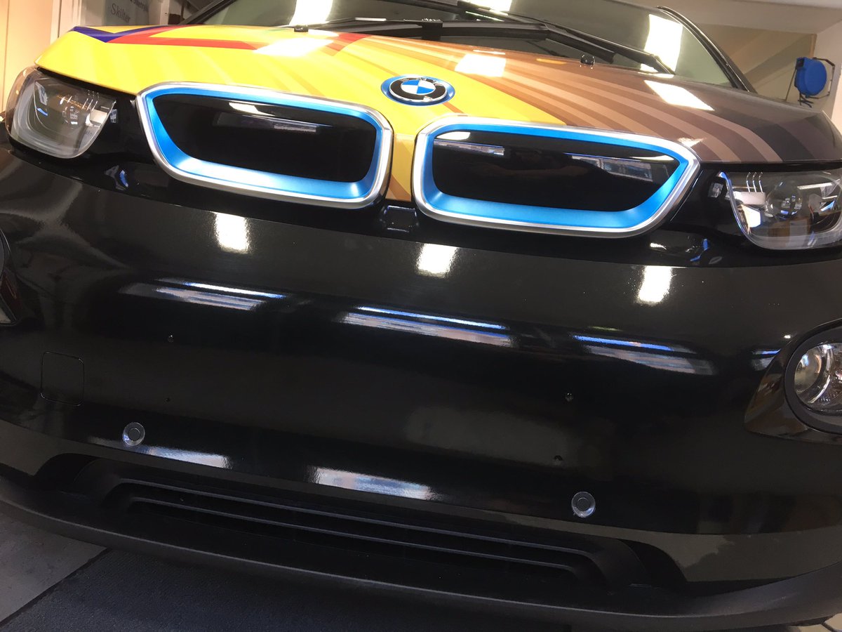 dekortekk's tweet photo. #vinilo negro metálico #3M 
#1080 #carwrapping #bmw i3 https://t.co/nAs8qFpVDU