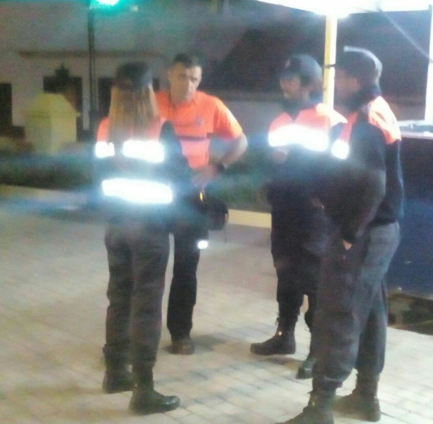PcValsequillo's tweet photo. Inicio de las Fiestas de Tenteniguada, agradecer a Protección Civil Agüimes su colaboración en los servicios. Muchas gracias compañeros🤗🤗 https://t.co/84d8JtPCIf