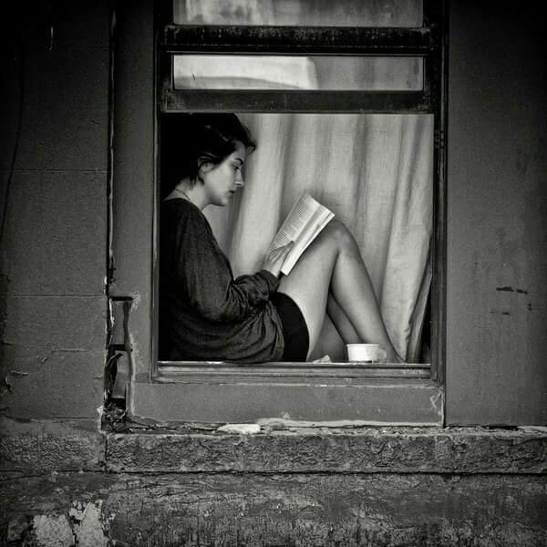 vozed's tweet photo. Nada como hacer volar la imaginación, convertirnos en piratas, en duendes, en amantes... #CupOFTales #MomentosDeEvasión #LibrosForEver https://t.co/66BMUHSZgi