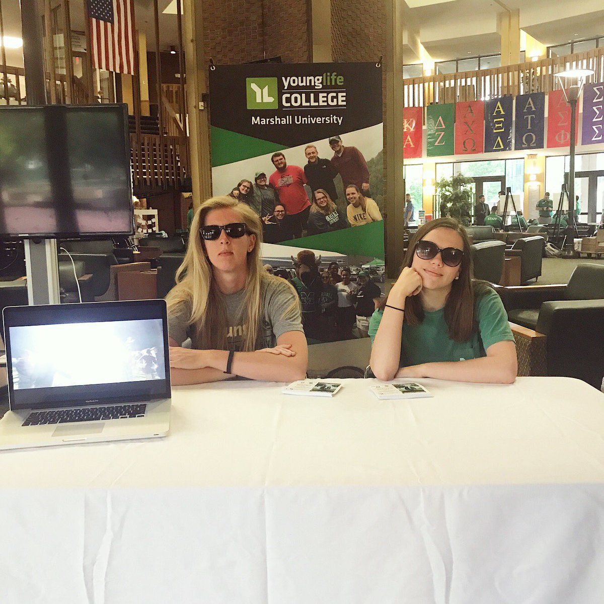 YLMarshall's tweet photo. Orientation!! Upcoming freshmen, we'll be here every orientation day. Come find us! We're excited to meet new sons &amp; daughters of Marshall! https://t.co/DvMBjdLKbk
