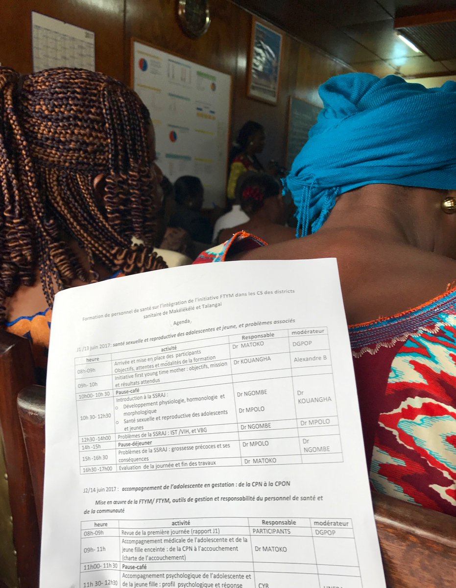 CongoUnfpa's tweet photo. Premier session de formation sur l’initiative First time Young Mothers #FTYM à l’hôpital de Makélékélé à #Brazzaville. #UNFPA #Congo https://t.co/DRIBD2ZyEv