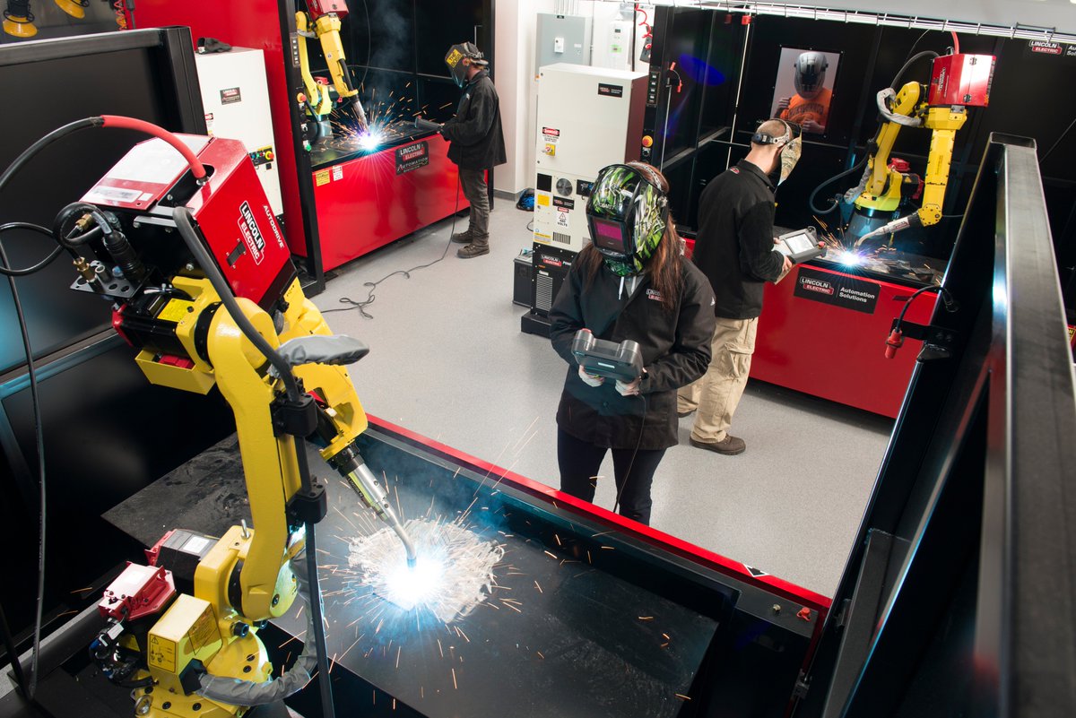 WCTC's tweet image. We're excited to host @POTUS, @IvankaTrump, @BetsyDeVosED, @SecretaryAcosta & @GovWalker to talk about #workforcedevelopment. #WorkforceWeek