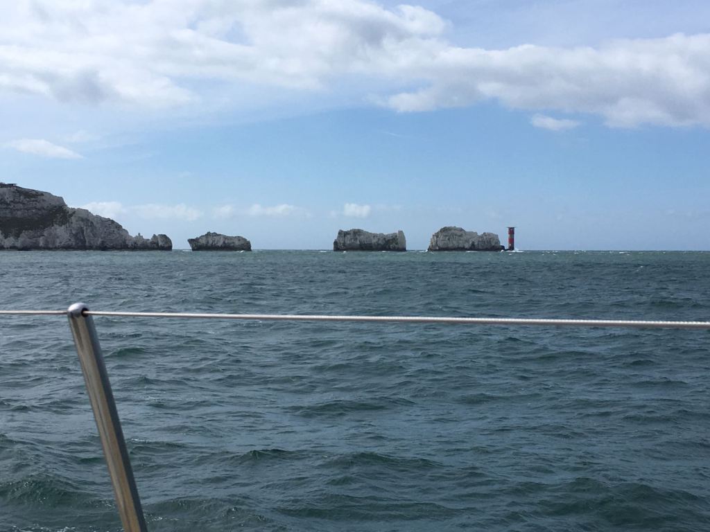 Level 2 – Sailing Around The Isle Of Wight philwilki09.wordpress.com/2017/06/12/lev…