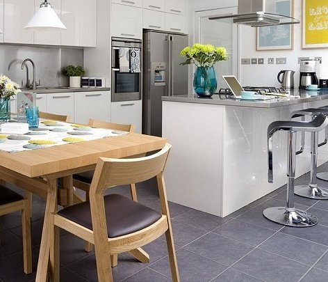 DjathTM's tweet photo. Basta añadir algún detalle de color y todo se viste de verano. #summertime #stylelife #Djath #interiordesign #diseñointerior #cocina #trendy https://t.co/nNqe37qjlR