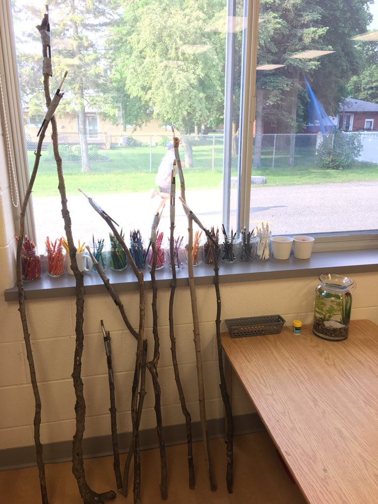 mrfewkes's tweet image. Excited to try out these natural paint brushes tomorrow! #JuneFun #FDK @welwrdsb