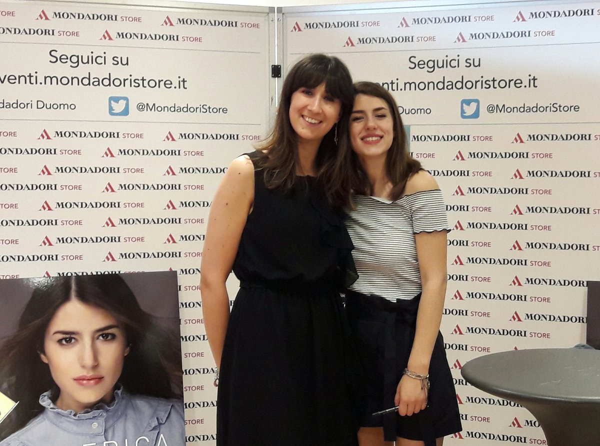 HP_Italia's tweet photo. É un'emozione essere qui con te @FedericaPaper #Sprocket #ReinventMemories @umitalia @MondadoriStore @fmauri89 https://t.co/MWVNuUhlSg