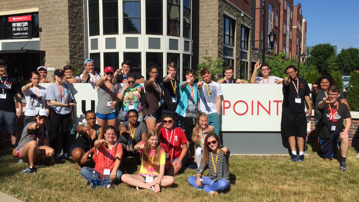 SOSitsJoseph's tweet photo. UPointe? No, I point. #CardinalChallenge #UofL2021 https://t.co/zmP4voyIJW
