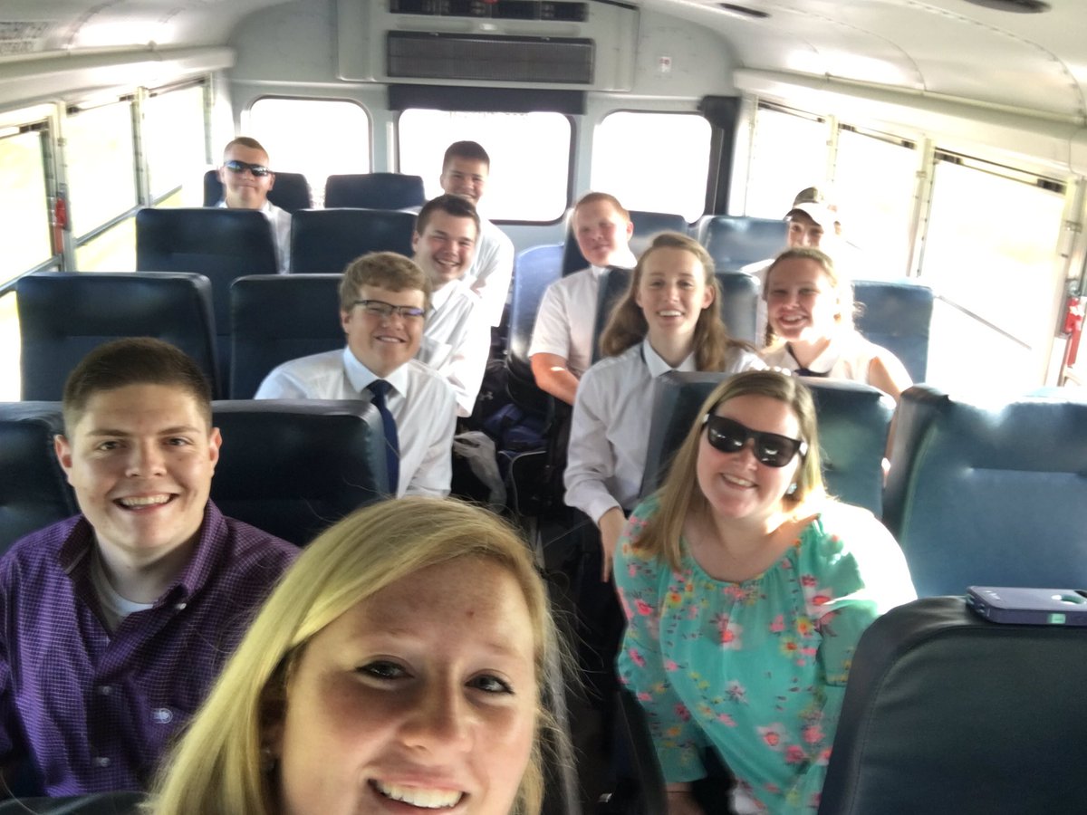 mrhsFFA's tweet photo. Kicking off our State Convention trip with a bus selfie and a solid aux cord 😎💪🏻 #ilconv17 https://t.co/Sn00IfImLi
