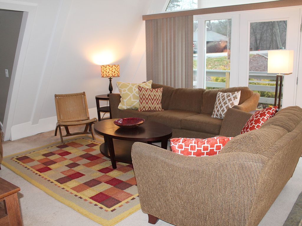 massanuttenrent's tweet photo. Comfortable and cozy home in Great massanutten location | Come enjoy our little slice of paradise at #Massanutten! https://t.co/JbmdyHiXnK https://t.co/93AXhoyyP5
