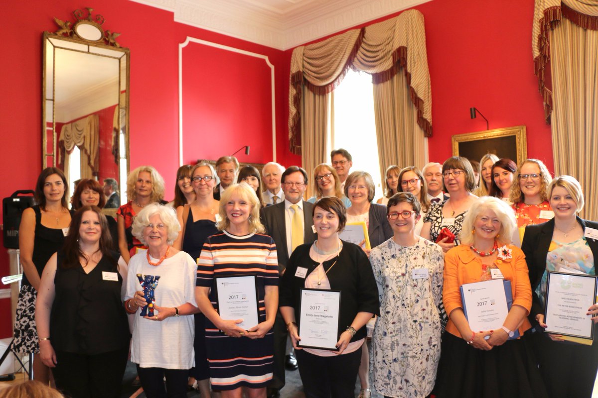 GermanEmbassy's tweet image. A huge congratulations to all nominees, special mentions &amp;amp; award winners at yesterday's #GermanTeacherAward! 

More: uk.diplo.de/Vertretung/uni…