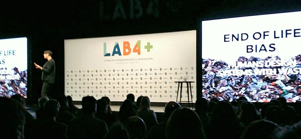 Carorossi's tweet photo. Great talk of @LeylaAcaroglu at @A_delPacifico #Lab4 @ProChile  @TEDTalks, 100% recommendable @georginataylor https://t.co/RyKaKSFl7h