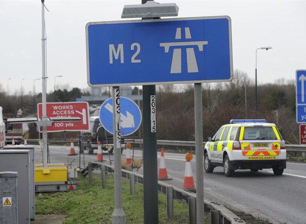 Crash involving car transporter and two lorries blocks M2 bit.ly/2s6m4wq
