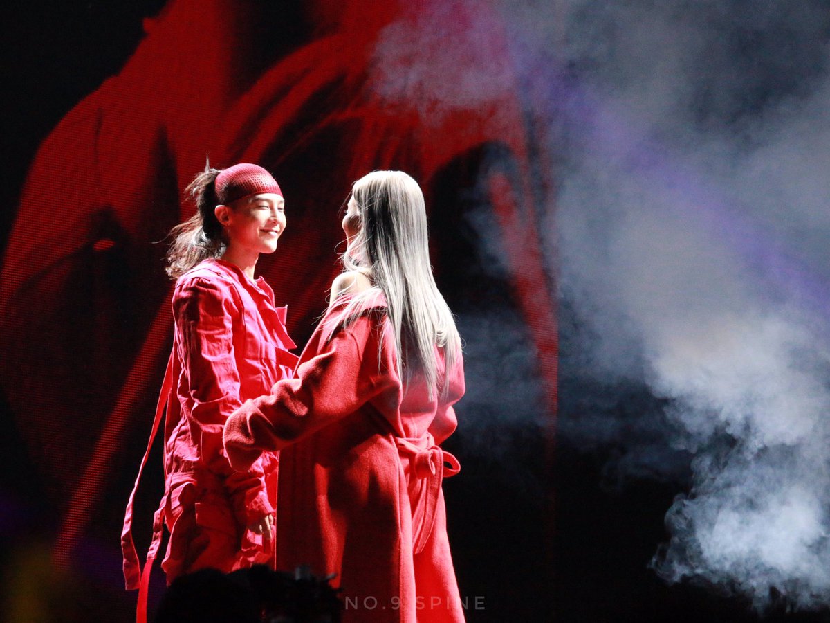 chaeIinCL's tweet photo. @ForvictRi HAPPY 40TH MONTHSARY!! since you are Jiyong now and there's too much Skydragon pic and I can't handle it😘 https://t.co/yd8JhUfDlk