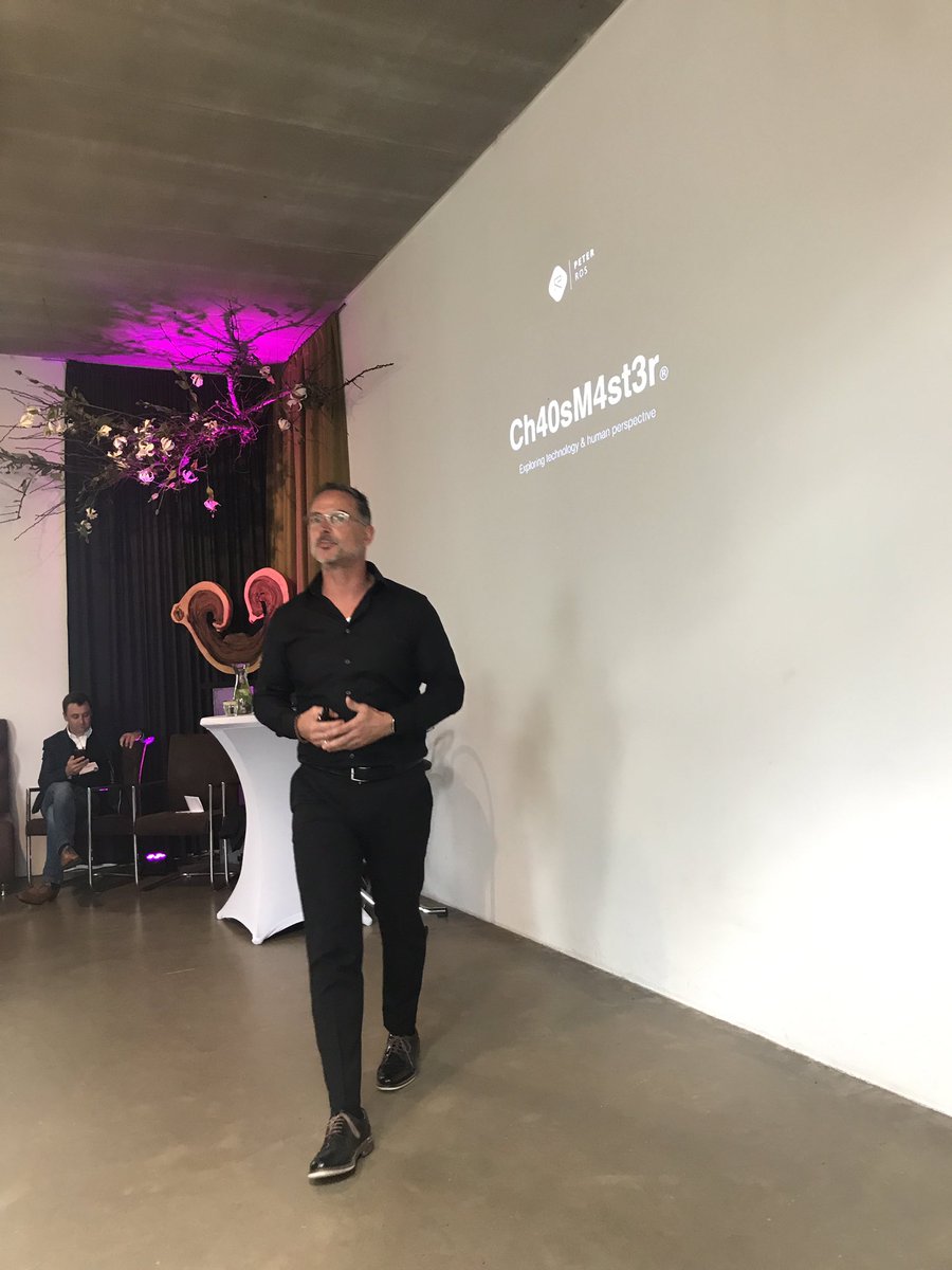 WHamaekers's tweet photo. Chaosmaster @Peterros inspiring speech about how technology impacts our lives and how to tackle them in business #HaystackInt #Futuremrx https://t.co/2rjz3LZzsJ