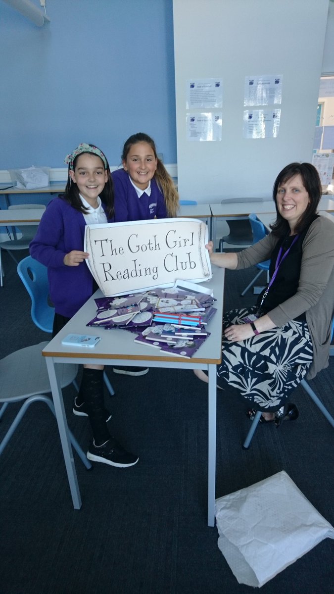 YBBEnglish's tweet photo. Starting small with our #gothgirlreadingclub we're meeting again next Tuesday in LC1 at 3pm #bethereorbesad https://t.co/2Gls0zqqtc