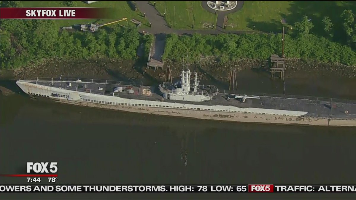 fox5ny's tweet photo. WW II- era submarine #USSLing is stuck in the Hackensack River and no one knows what to do with it. #GDNY https://t.co/SMbhWWqAXZ