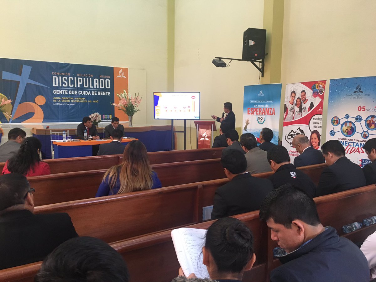 AdventistaMiCOP's tweet photo. Comienza los informes en la #JuntaMiCOP 🇵🇪Pr @AgustinFloresC1 presenta informe de Secretaria https://t.co/1rXRBCyGUk