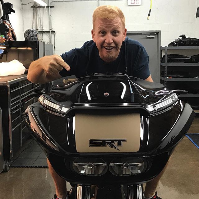 DragSpecialties's tweet photo. The @BaggerNation SRT RoadGlide got Klocked with a new Super Low #flarewindshield - 📷: @KlockWerks #DragSpecialties #Since1968 https://t.co/f4cD4lu0o5
