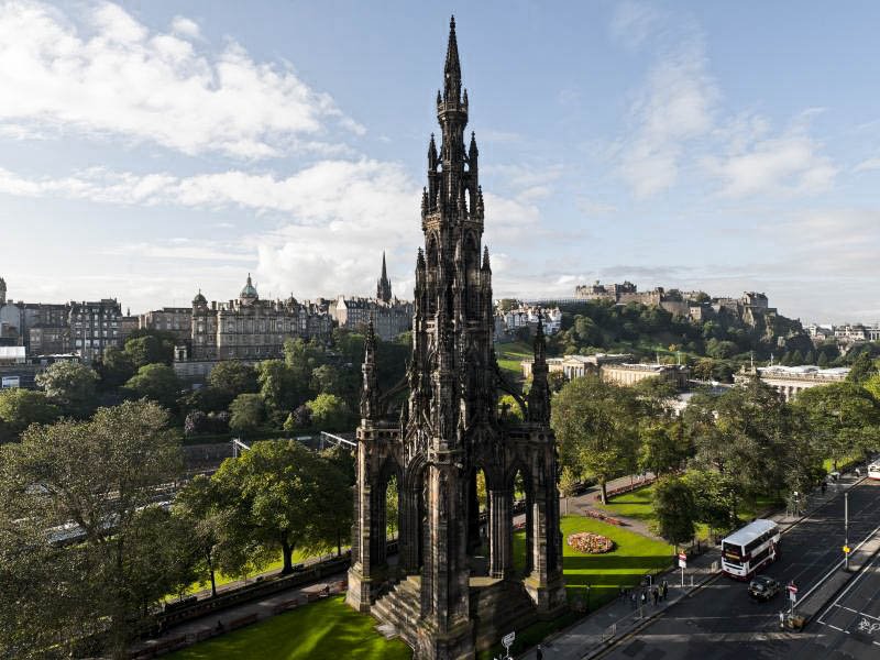 #Edinburgh is a great place to walk and discover - ow.ly/DTLB305MJUT - So we wrote a blog on our favourite places to explore.