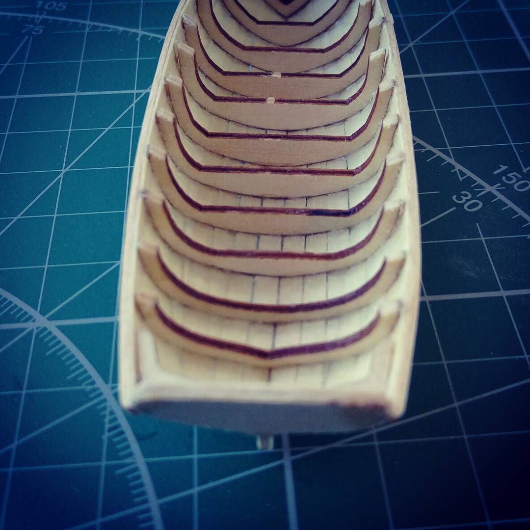 ModelSpaceDE's tweet photo. Wahnsinn! Seht euch Georgiys Fotos vom Bau seiner Sovereign of the Seas an! Kein schlechter Anfang! #modellbau #modellschiff https://t.co/k5guQR6xON