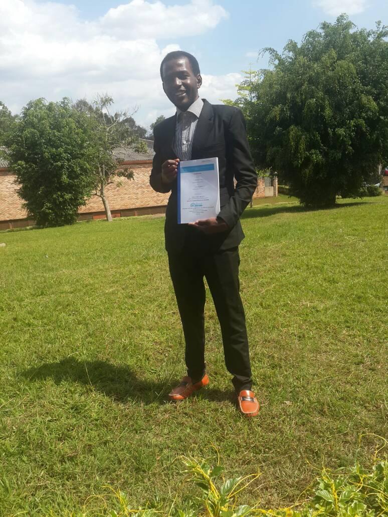 CLaFraternite's tweet photo. Congratulations to our #Finalists2017 who are finishing their university studies in @Uni_Rwanda 👏
Here are some of them. #LaFraternitéIteka https://t.co/XJdn7gQOMX