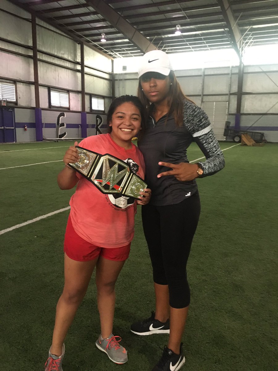 jboyd_k's tweet image. Wonder Woman of the Day! Way to Work Diana Orta  ⚽️ #LadyPack  #everydaymatters