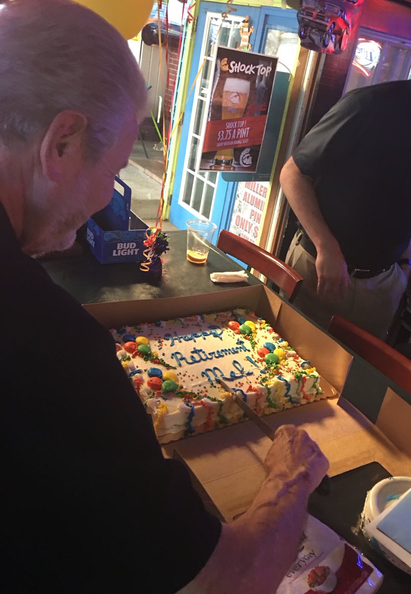 OTCDAIHEN's tweet image. Mel cutting the retirement cake last night at Hinders! Happy retirement Mel!