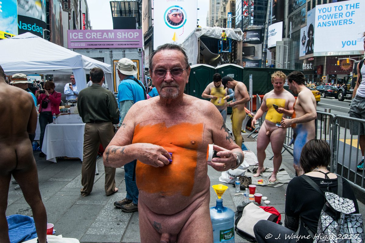 jwhimages's tweet photo. Four more photos from BODY NOTES in Times Square NYC on Friday, June 9, 2017.
#BodyNotes #JWayneHiggs #BodyPainting https://t.co/uoHgNoAHSm