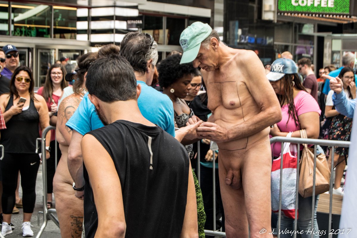 jwhimages's tweet photo. Four more photos from BODY NOTES in Times Square NYC on Friday, June 9, 2017.
#BodyNotes #JWayneHiggs #BodyPainting https://t.co/uoHgNoAHSm