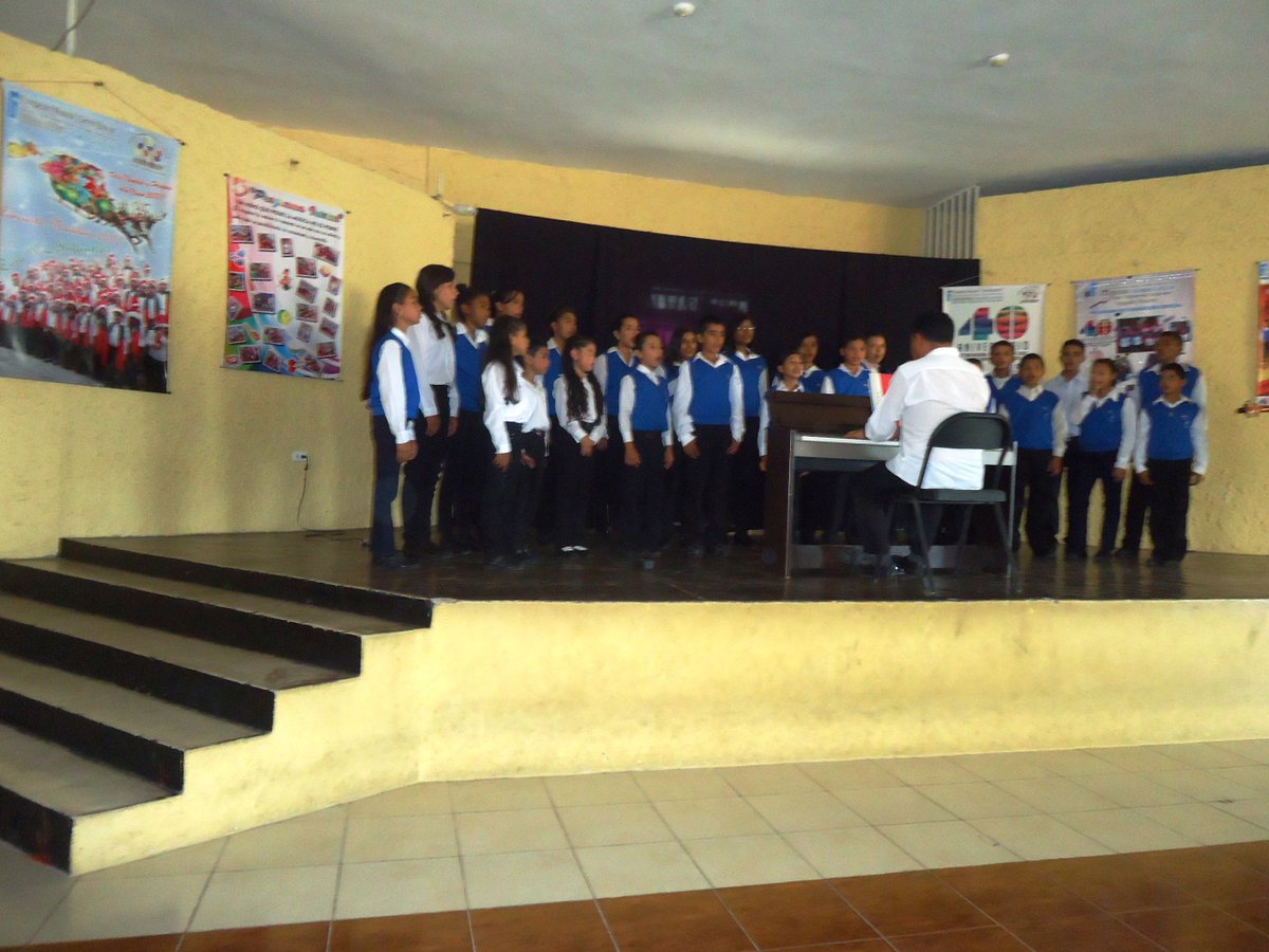 ORGULLOSO DE MI HIJA KENIFER RIVAS..... FULL TOCAR, CANTAR Y LUCHAR