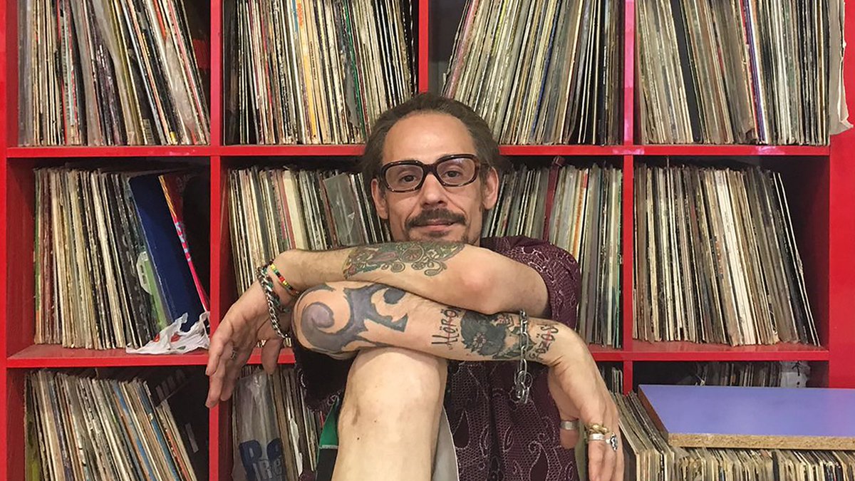 Hoy en es_Cultura <a href="/elisaplana/">Elisa Plana</a> entrevista a DJ Pendejo, próximamente pinchando en la roller disco de <a href="/Slapfestival/">Slap! Festival</a> bit.ly/2rdPfwp