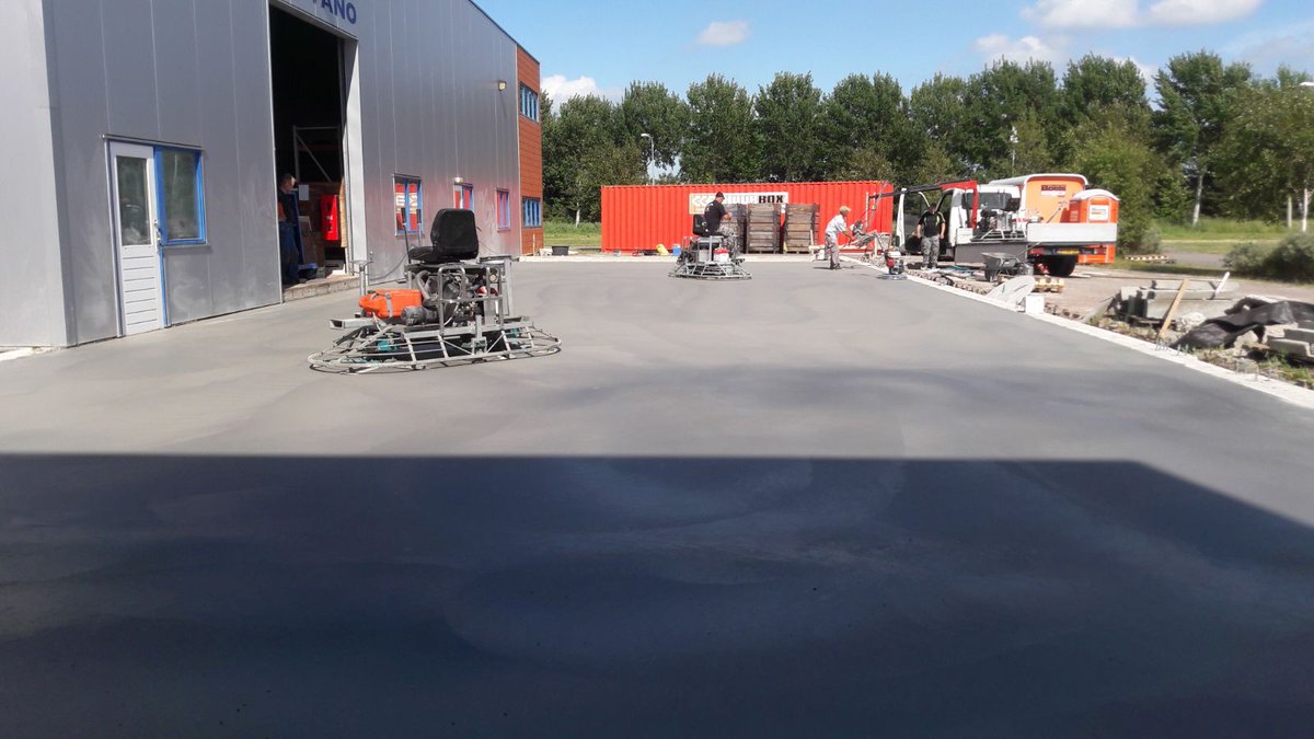 appelmanbouw's tweet photo. Spatzuiver. Vandaag in Wieringerwerf betonvloer gestort. https://t.co/zgMmqLIyVK