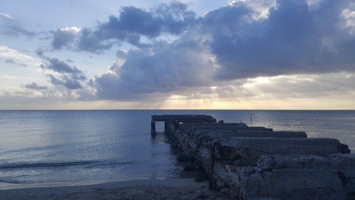 eomarqc's tweet photo. Ayer en la tarde... En el viejo muelle  #PlayaCombate #Cabo Rojo #Puerto Rico https://t.co/R0MiSpe91n