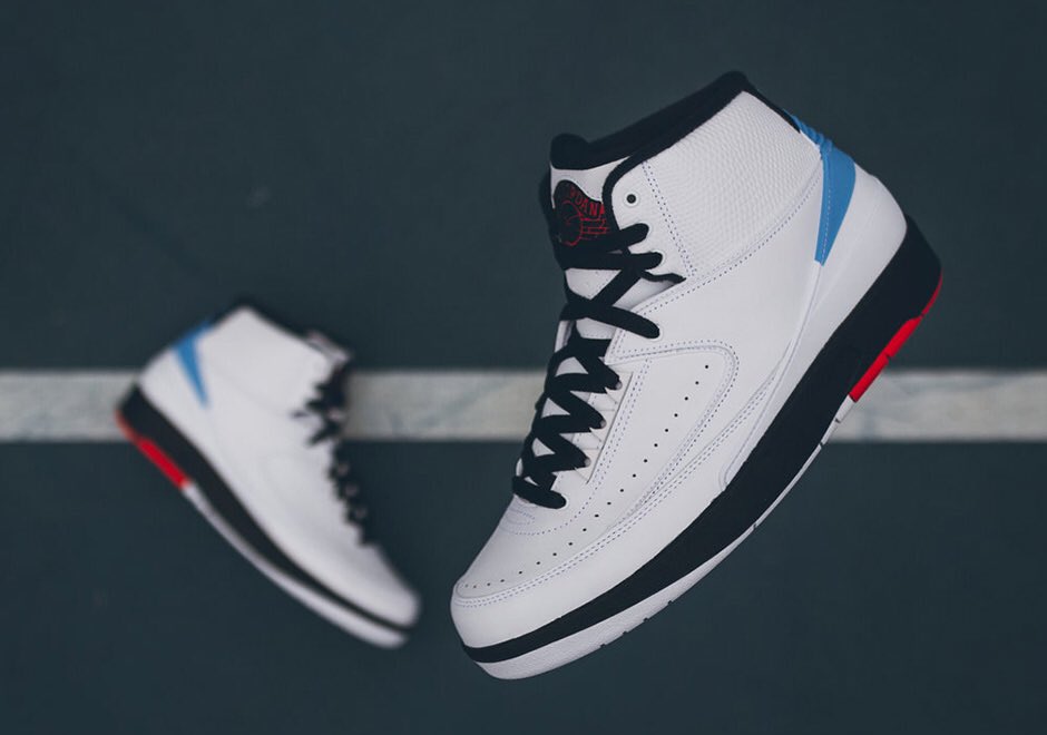 SoleHub's tweet photo. Clean shots of the #Jordan x #Converse UNC "Alumni Pack" hitting retailers later this month. https://t.co/rvUt2e60Ub