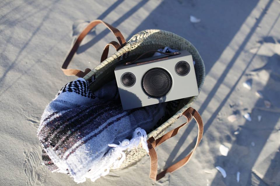 h2w portable wireless speaker