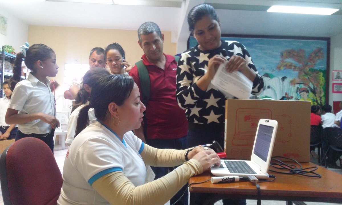 Bolivar_Cdce tweet picture