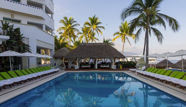 Hôtel à Puerto Vallarta adults only ? Villa Première Resort &amp; Spa ! #PuertoVallarta #WeVisitVallarta coupsdecoeurpourlemonde.com/2017/06/coup-d…