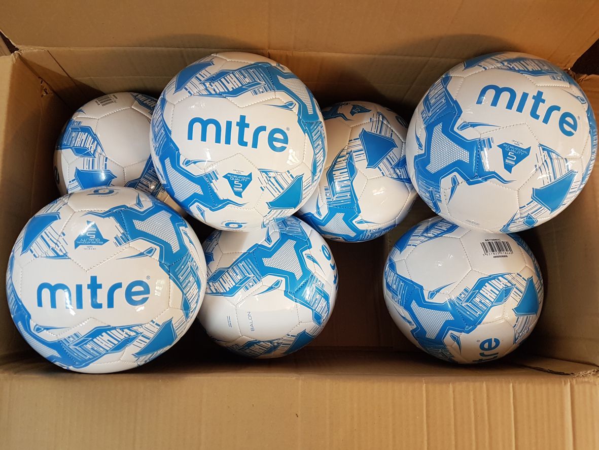Football Kits (@fketeamwear) on Twitter photo **WIN**
We have these 7 <a href="/MitreSports/">Mitre Sports</a> Balon training balls (size 5) to giveaway at 11pm tonight. Simply RT this to be in the draw.. #freebie **WIN**
We have these 7 <a href="/MitreSports/">Mitre Sports</a> Balon training balls (size 5) to giveaway at 11pm tonight. Simply RT this to be in the draw.. #freebie