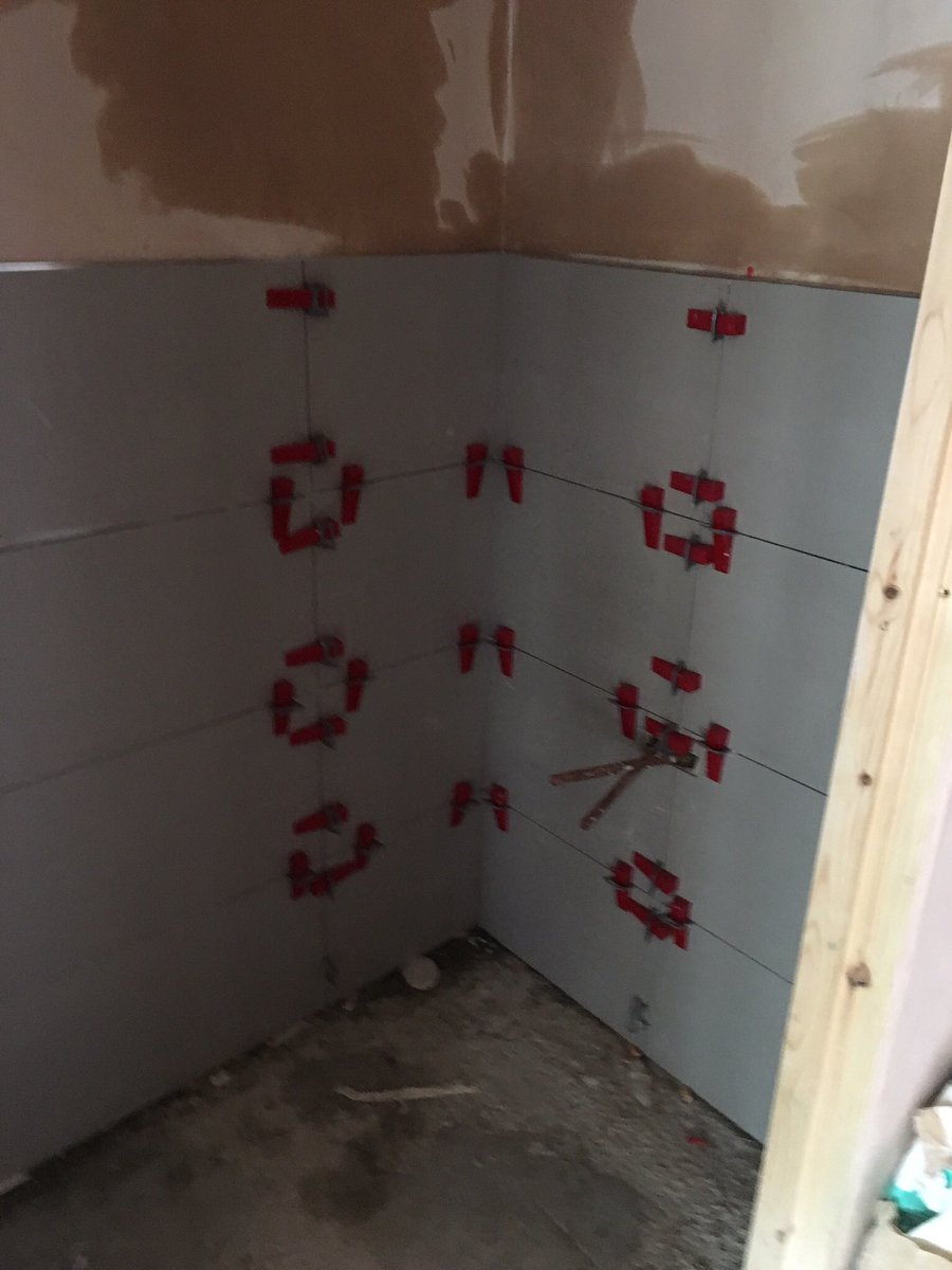 leedstilers's tweet photo. @leedstilers @mustanglevel_UK @tiletrix @Andrews_Tiles @ACTiling @tilemasteradhes @BrevetiMontolit #groutedup #allabovehelped #insomeway https://t.co/lvNDj2qQbm