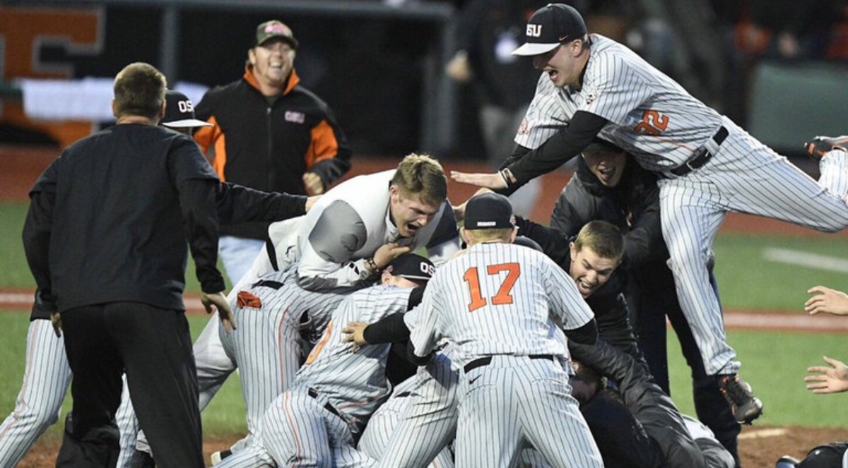 CollegeBaseCNT's tweet photo. RETWEET if you're rooting for @BeaverBaseball to win the national championship https://t.co/O5G1QjHY6m