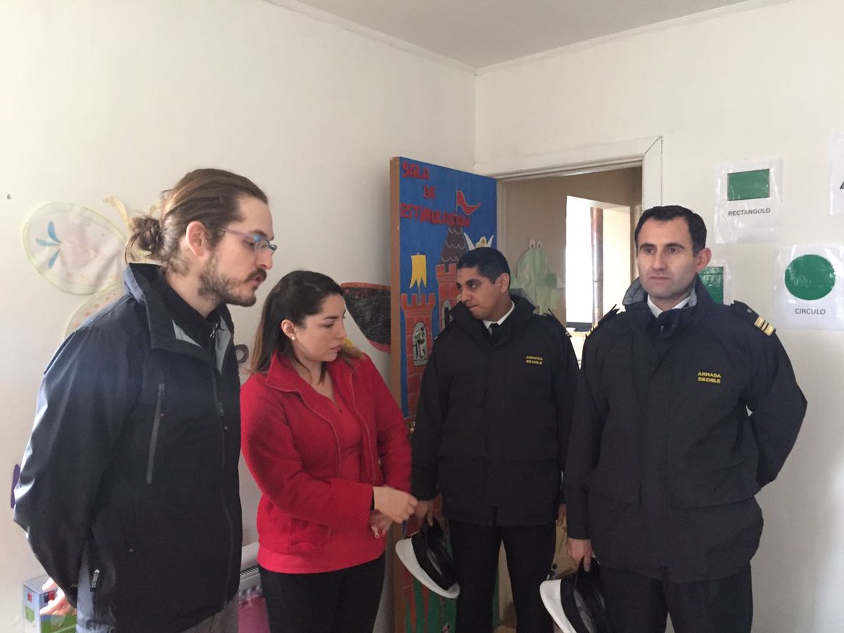 SSDelReloncavi's tweet photo. Servicio de salud y Armada en isla Ayacara, provincia de Palena. Gobierno acercando salud a sectores más alejados @ministeriosalud https://t.co/p8IYEFfHvF