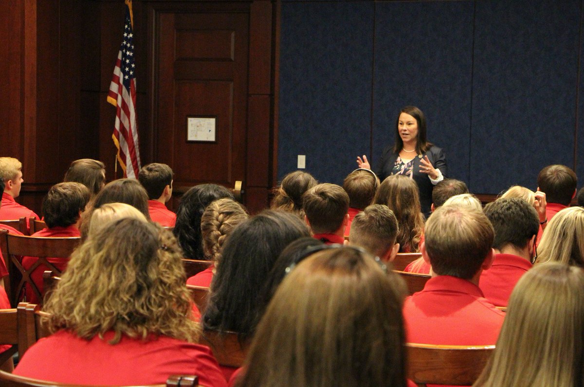 MarthaRobyAL's tweet photo. This morning I had the opportunity to visit w/ some impressive #AL students who are in DC for the week w/ the Rural Electric Youth Tour. https://t.co/7JhBfvLrEk
