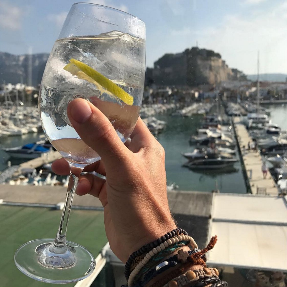 HostalLoreto's tweet photo. You can't beat a lovely gin and tonic this time of year ☀️ https://t.co/fIqb61QRKp